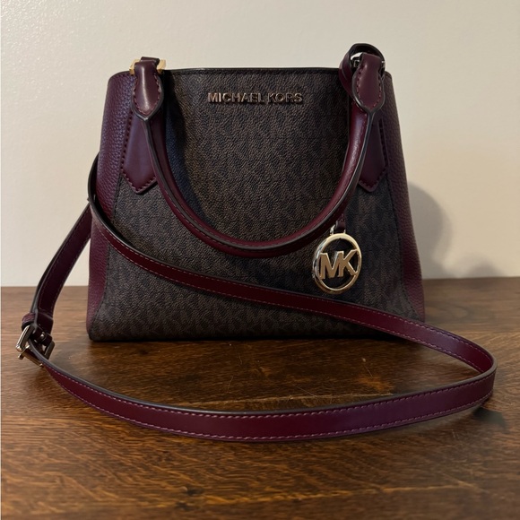 Michael Kors sachel purse - Picture 1 of 11